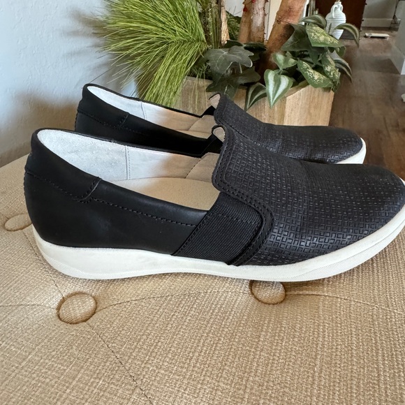 Josef Seibel Shoes - Josef Seibel Sina Leather Slip Ons size 9 (40) like new